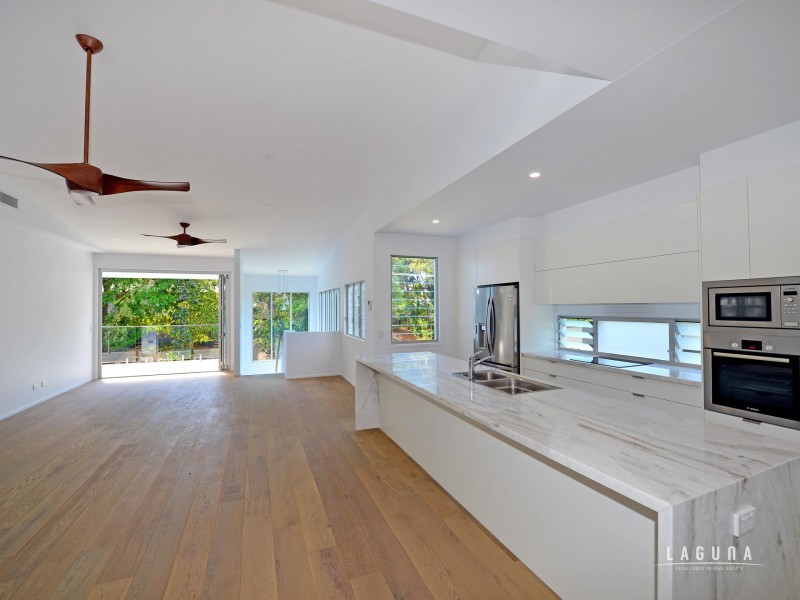 2/9 Duke Street, Sunshine Beach QLD 4567