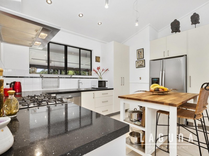 17 Coolah Place, Cooroibah QLD 4565