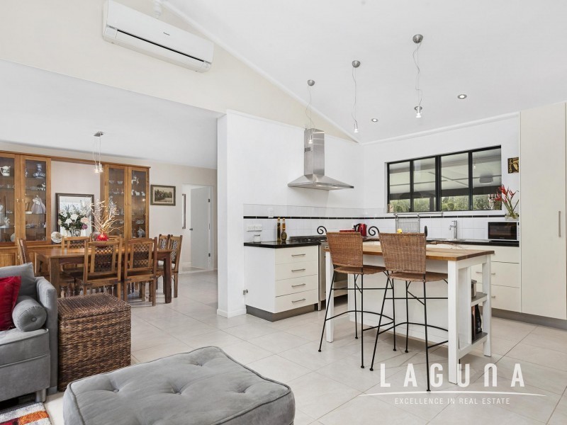 17 Coolah Place, Cooroibah QLD 4565