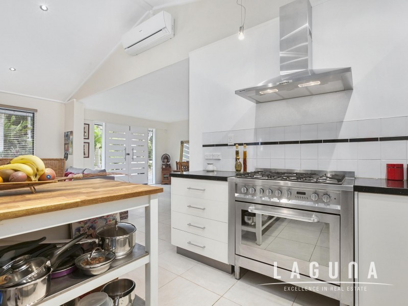 17 Coolah Place, Cooroibah QLD 4565