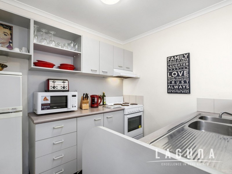 207/4 Lake Weyba Drive, Noosaville QLD 4566