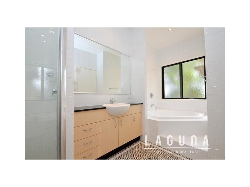 1/8 Angler St, Noosa Heads QLD 4567