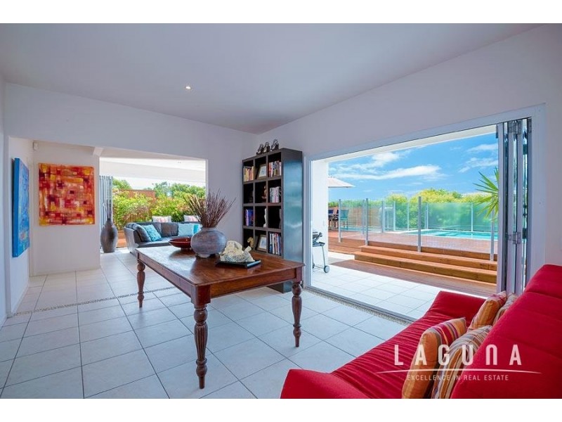 16 Captains Court, Sunrise Beach QLD 4567