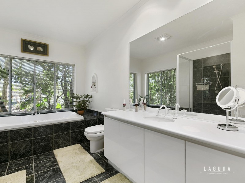 5 Seashell Place, Noosaville QLD 4566