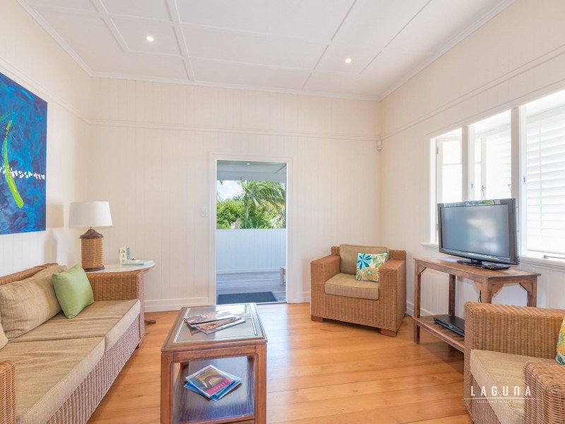 16 Laburnum Crescent, Noosaville QLD 4566