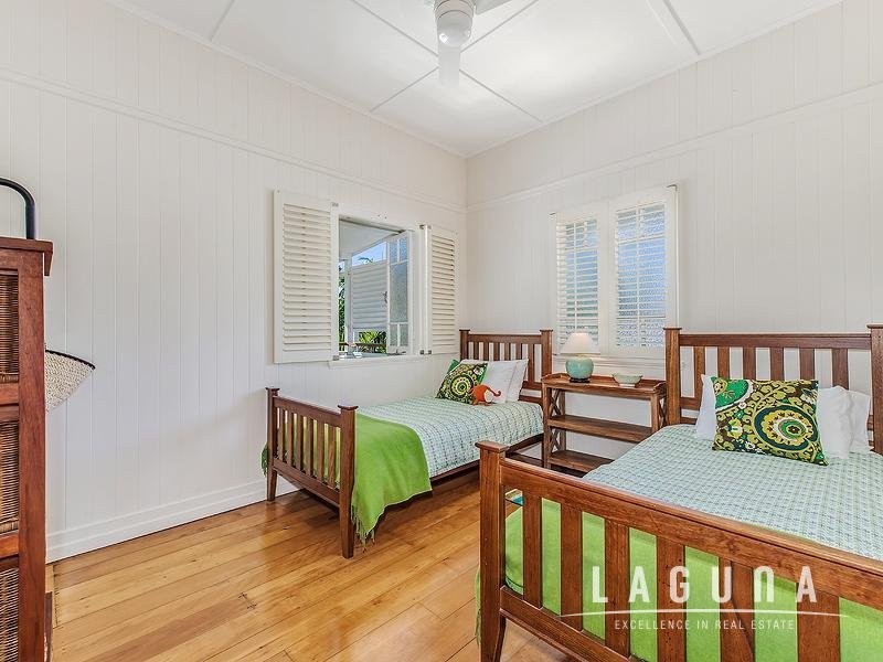 16 Laburnum Crescent, Noosaville QLD 4566
