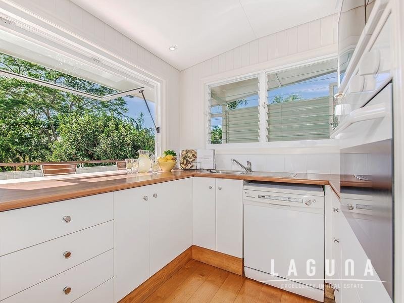 16 Laburnum Crescent, Noosaville QLD 4566