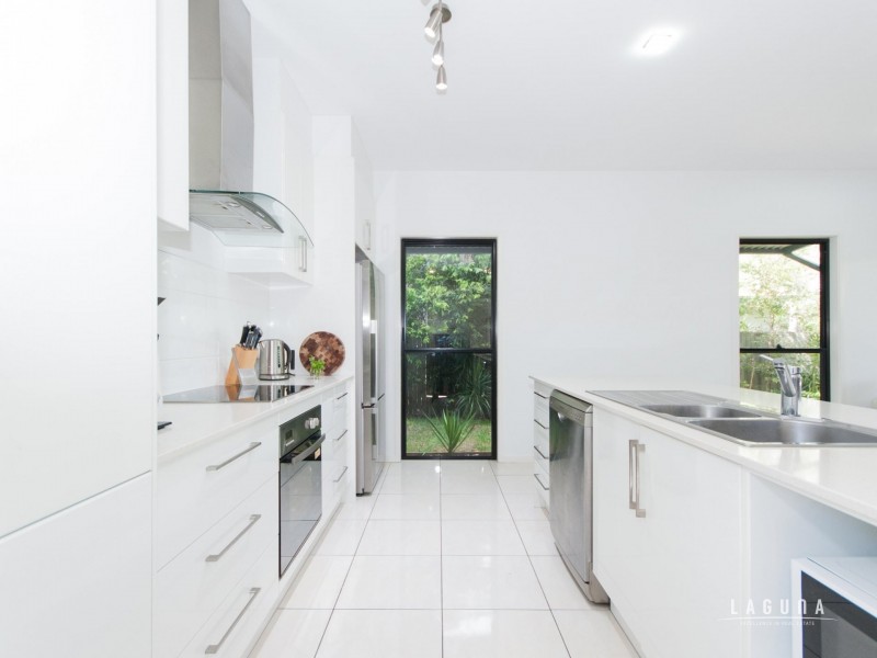 2/18 Nannygai Street, Noosaville QLD 4566