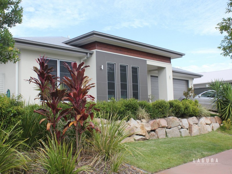 15 Smoke Bush Drive, Noosa Heads QLD 4567