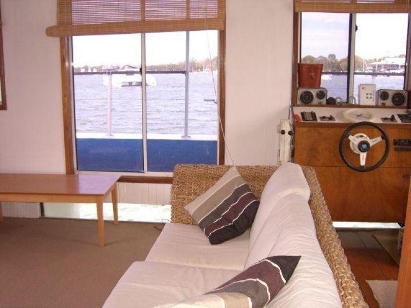 1 Noosa River, Noosaville QLD 4566