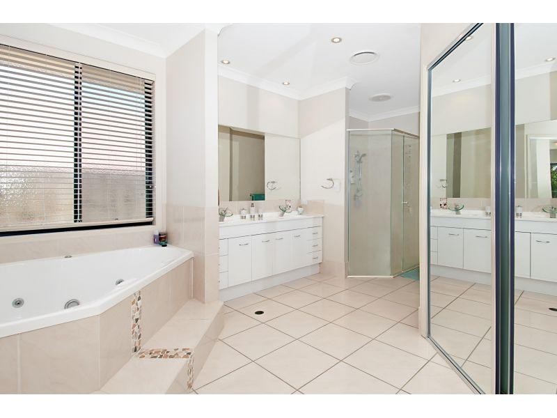 3 Eagleford Court, Peregian Springs QLD 4573