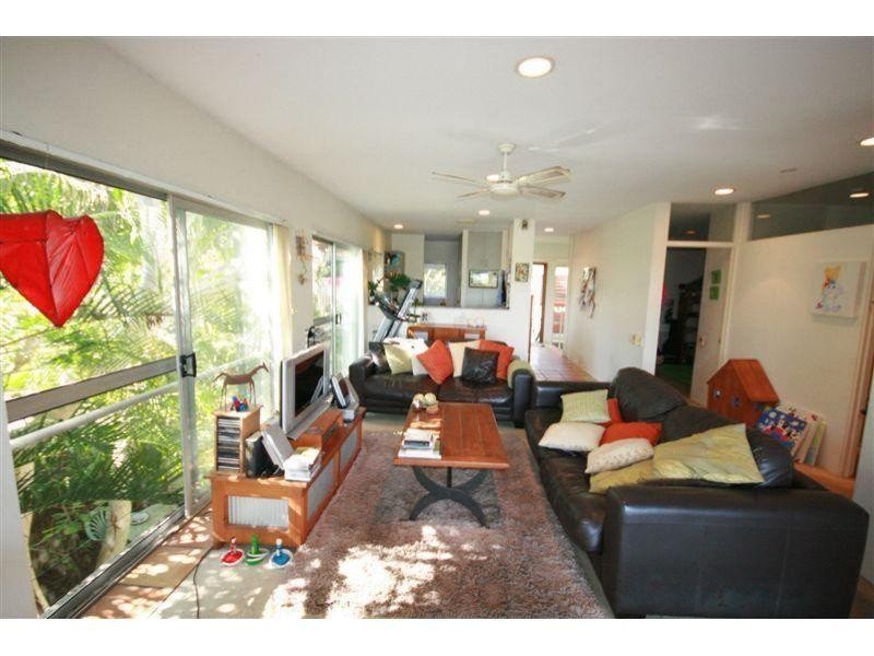 18 Nairana Rest, Noosa Heads QLD 4567