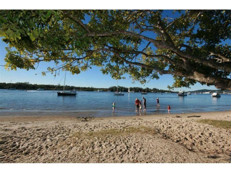 6 Cloudsley St, Noosaville QLD 4566