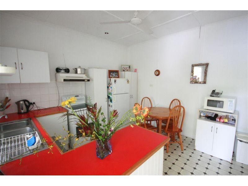 6 Cloudsley St, Noosaville QLD 4566