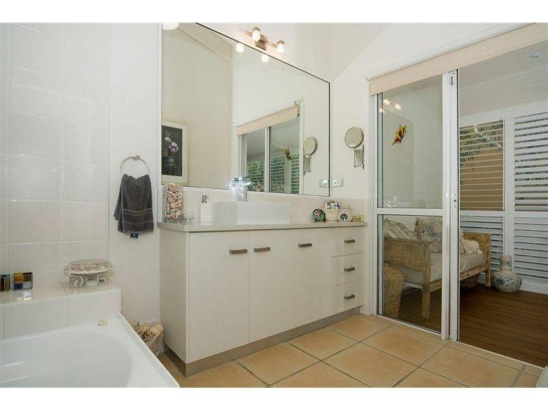 2/15 Howard St, Noosaville QLD 4566