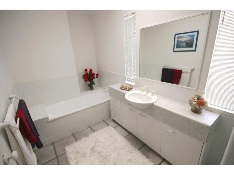 2/17 Sunseeker Close, Noosa Waters QLD 4566