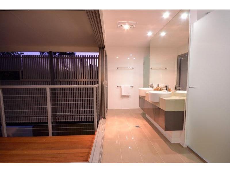 15 Ann Street, Noosaville QLD 4566