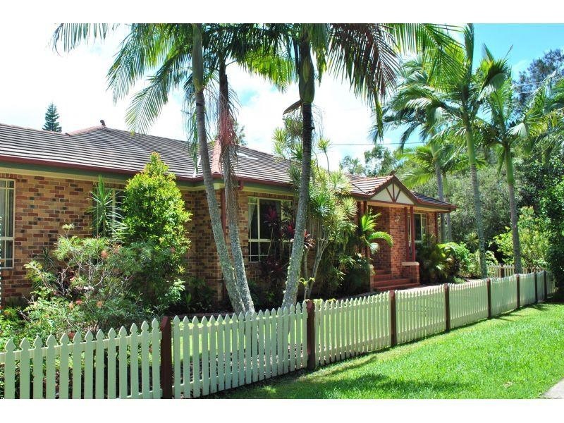 25 Robert Street, Noosaville QLD 4566