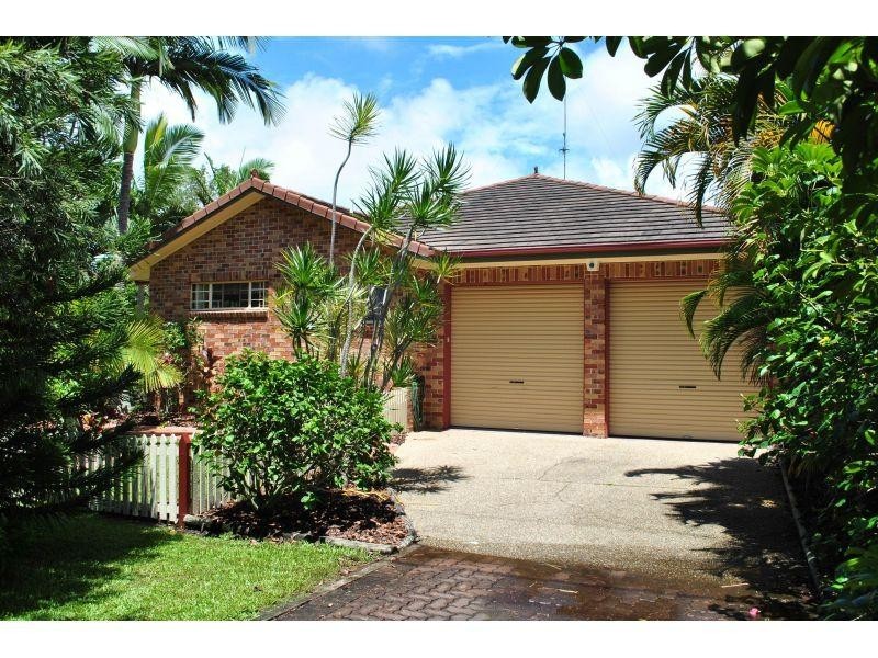 25 Robert Street, Noosaville QLD 4566