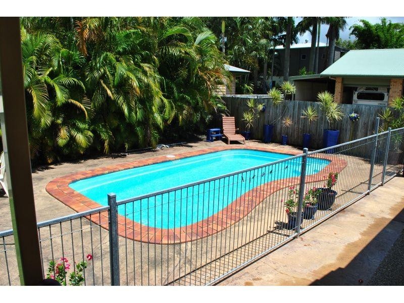 25 Robert Street, Noosaville QLD 4566