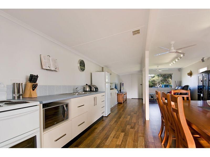 5 Mackerel Street, Noosa North Shore QLD 4565