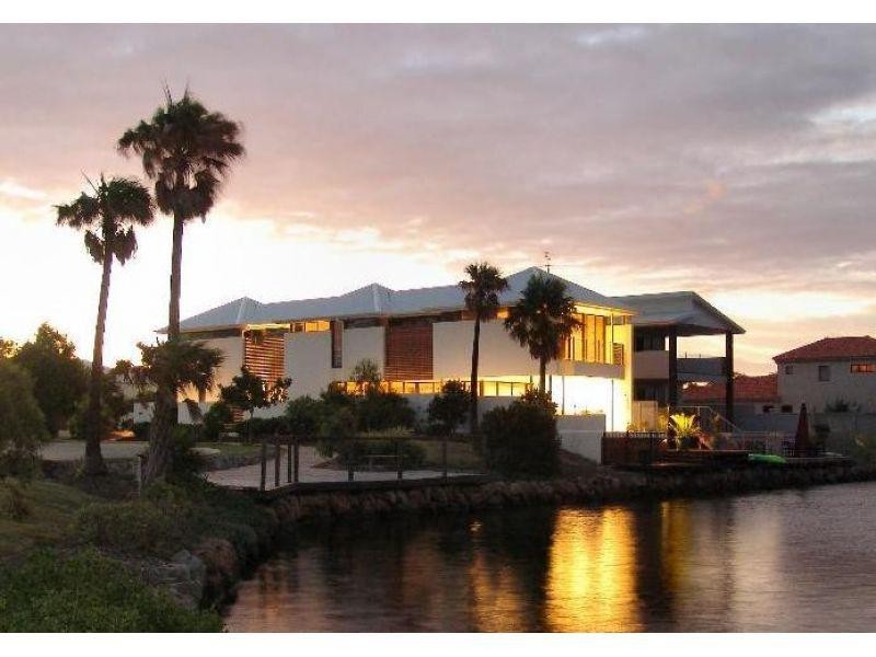 12 Staysail Place, Twin Waters QLD 4564
