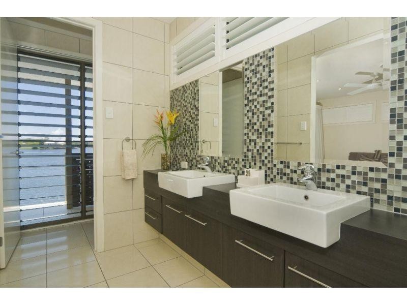 12 Staysail Place, Twin Waters QLD 4564