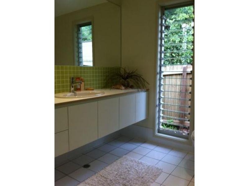 1 Tanah Street West, Mount Coolum QLD 4573