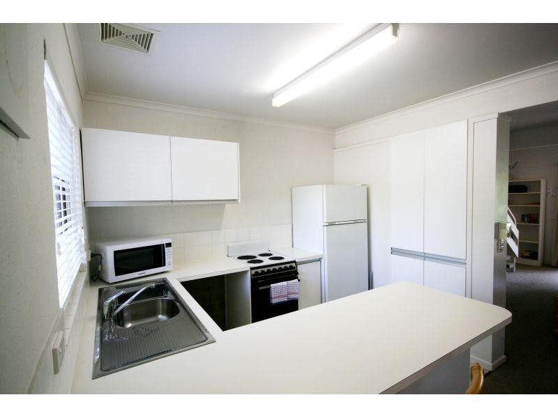 2/11 Munna Crescent, Noosaville QLD 4566