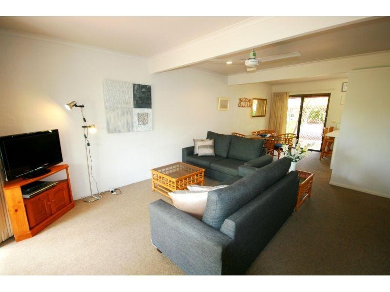 2/11 Munna Crescent, Noosaville QLD 4566