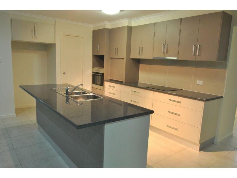 6 Eagle Hawk Drive, Southside QLD 4570
