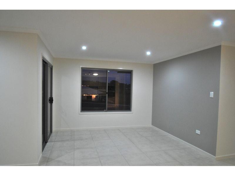 6 Eagle Hawk Drive, Southside QLD 4570