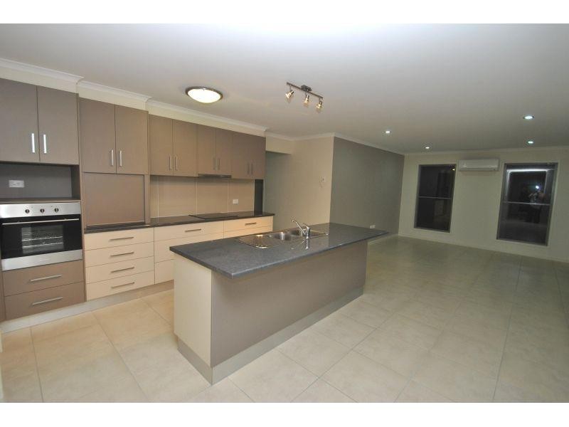 6 Eagle Hawk Drive, Southside QLD 4570