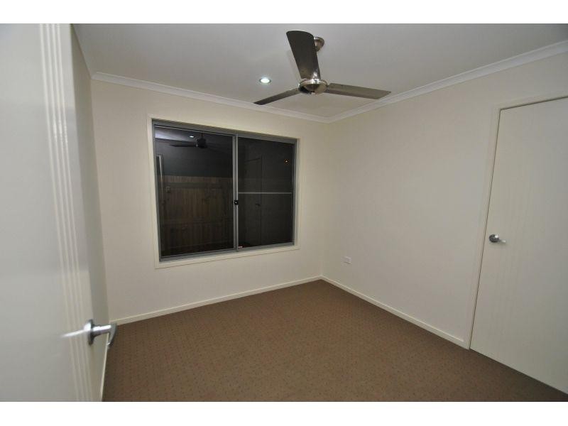 6 Eagle Hawk Drive, Southside QLD 4570