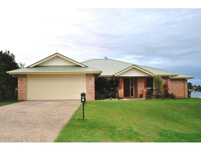 4 Oxley Court, Southside QLD 4570