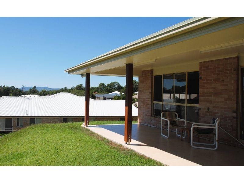 4 Oxley Court, Southside QLD 4570