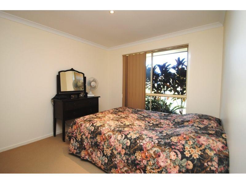 4 Oxley Court, Southside QLD 4570