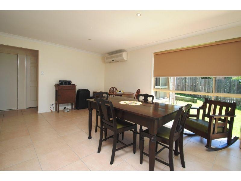 4 Oxley Court, Southside QLD 4570