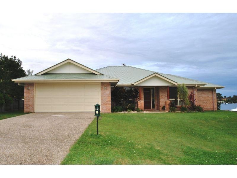 4 Oxley Court, Southside QLD 4570