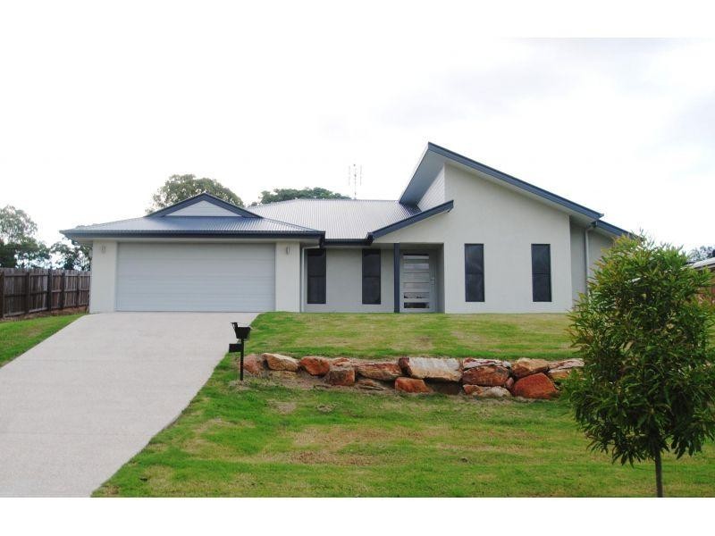 8 Eagle Hawk Drive, Southside QLD 4570