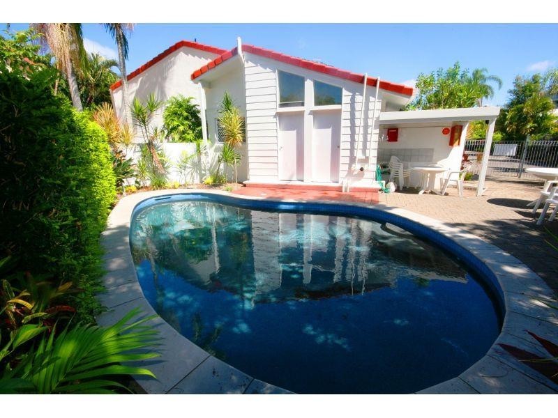 2/11 Woorookool Place, Noosaville QLD 4566
