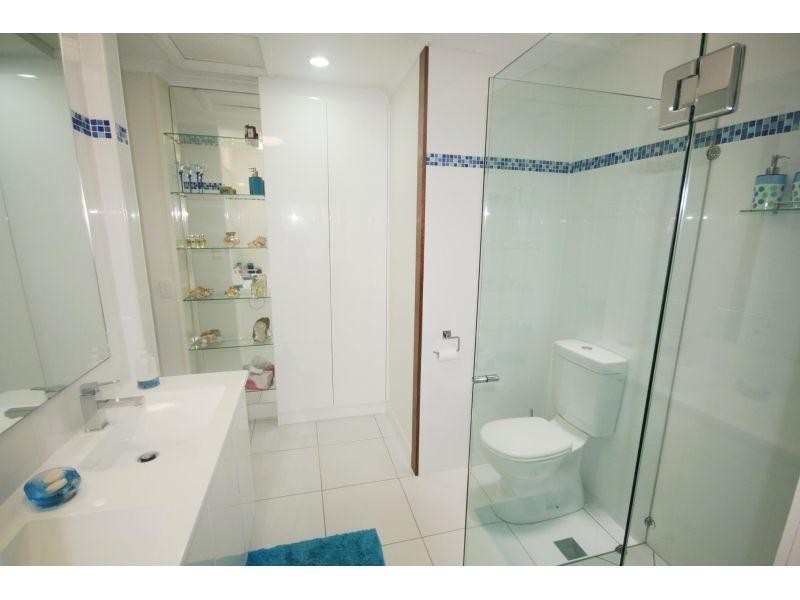 2/11 Woorookool Place, Noosaville QLD 4566