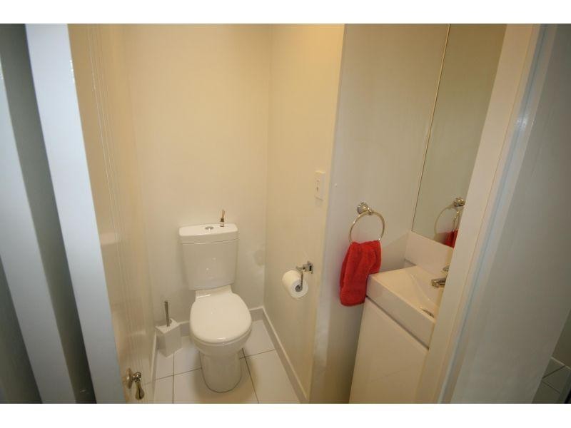 2/11 Woorookool Place, Noosaville QLD 4566