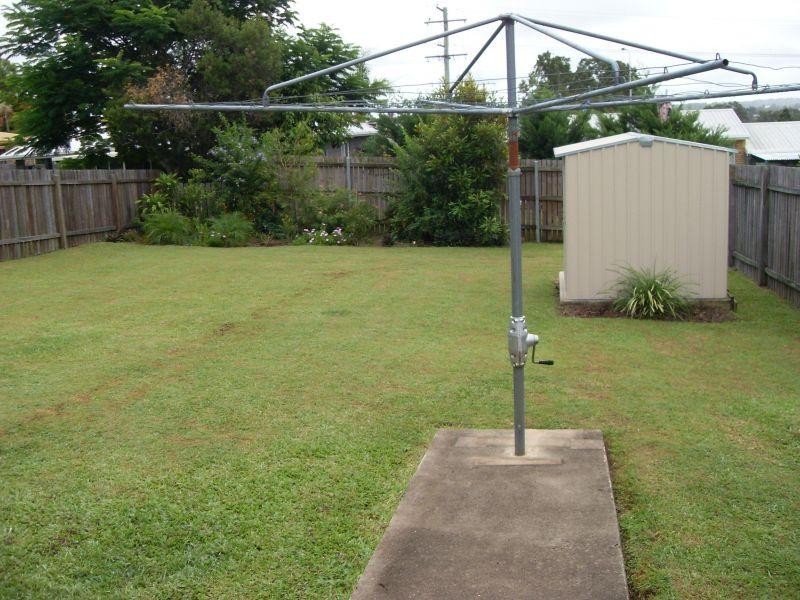 8 Furness Road, Southside QLD 4570