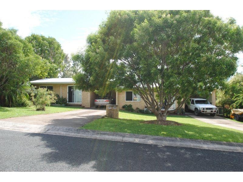 8 Furness Road, Southside QLD 4570