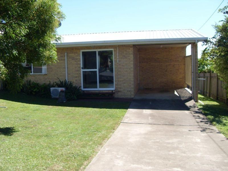 8 Furness Road, Southside QLD 4570