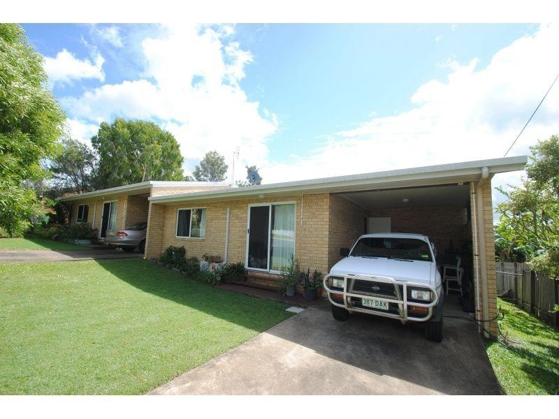 8 Furness Road, Southside QLD 4570