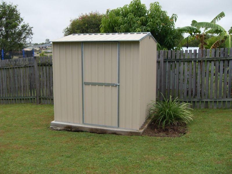 8 Furness Road, Southside QLD 4570