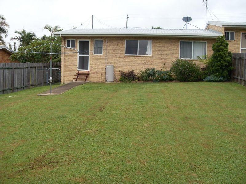 8 Furness Road, Southside QLD 4570