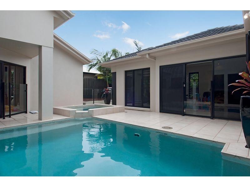 10 Fairway Parade, Peregian Springs QLD 4573